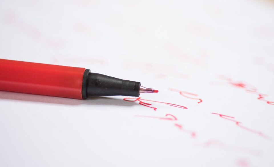 Comment enlever une trace de stylo sur du plastique